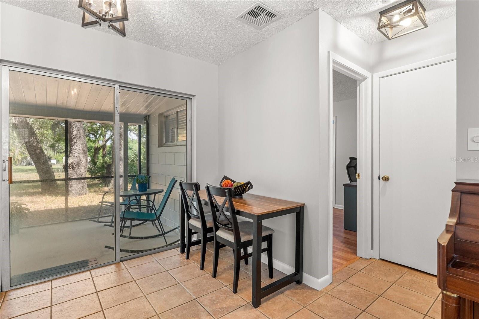 Image 6 of 21 For 2935 Arcata Lane
