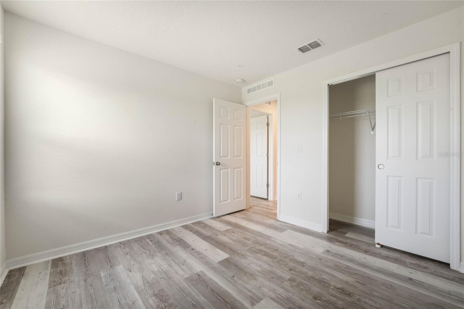 Image 19 of 26 For 9586 Poplar Ridge Avenue