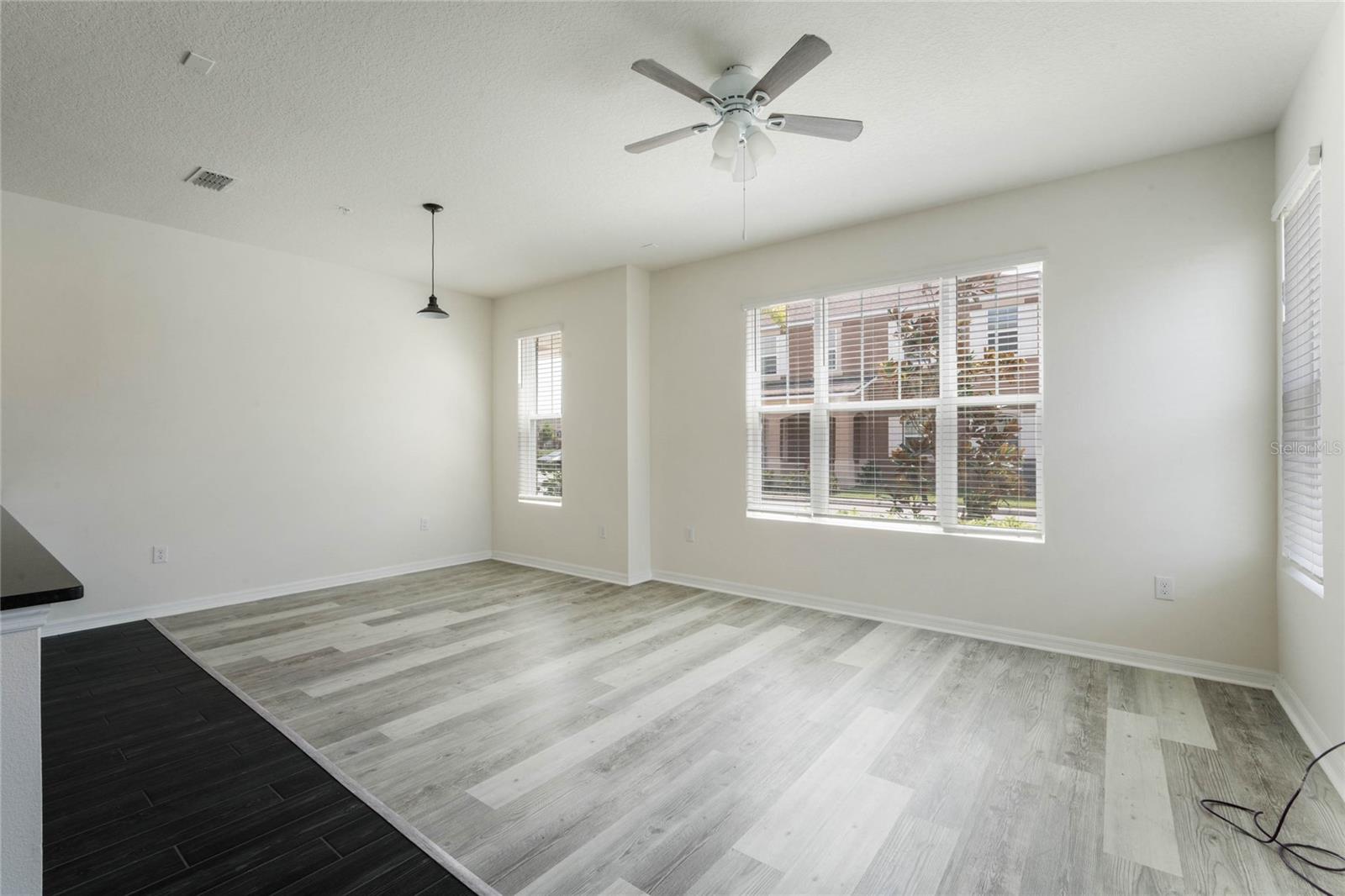 Image 4 of 26 For 9586 Poplar Ridge Avenue