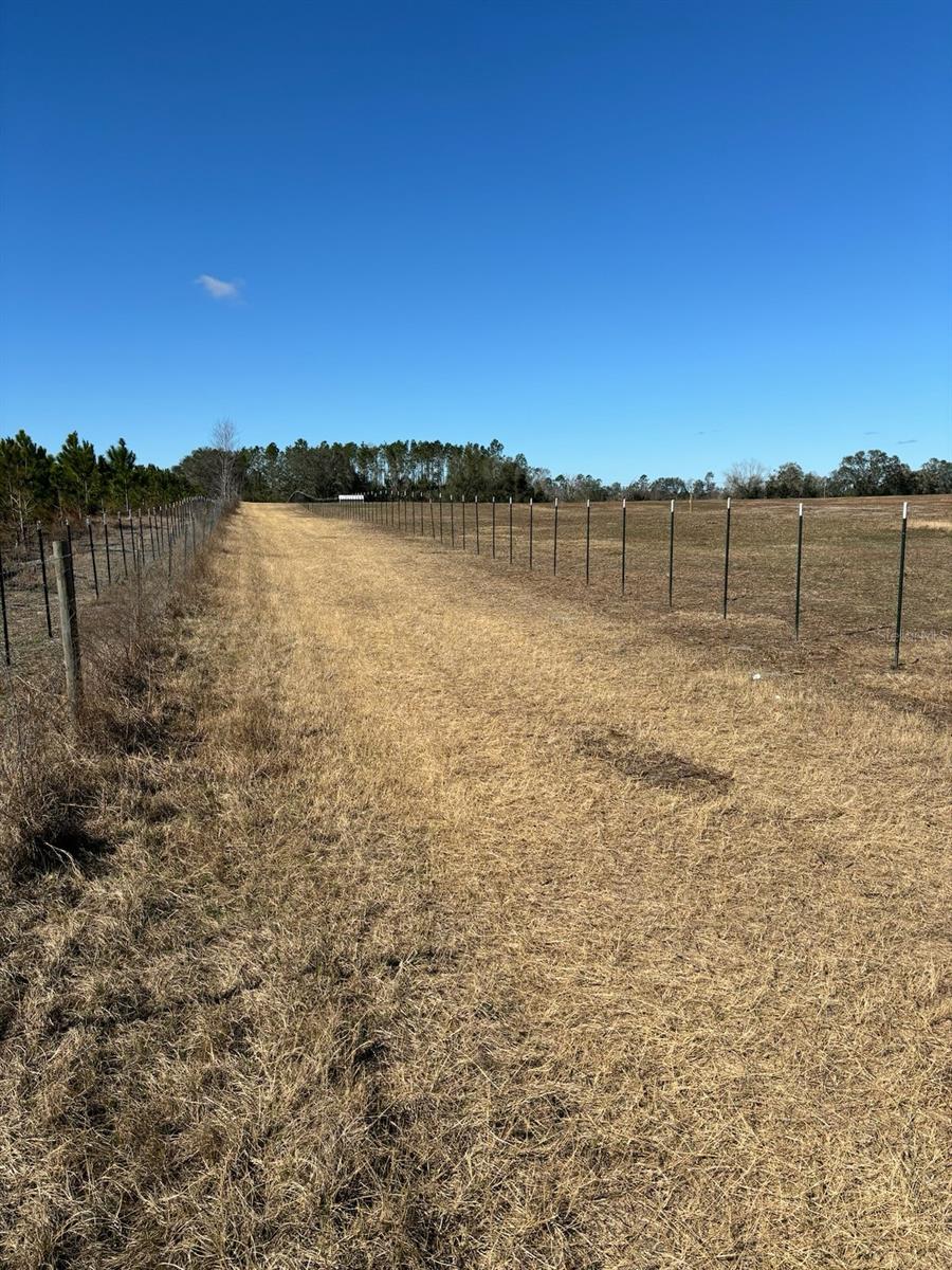 Image 4 of 6 For 16498 221st Road