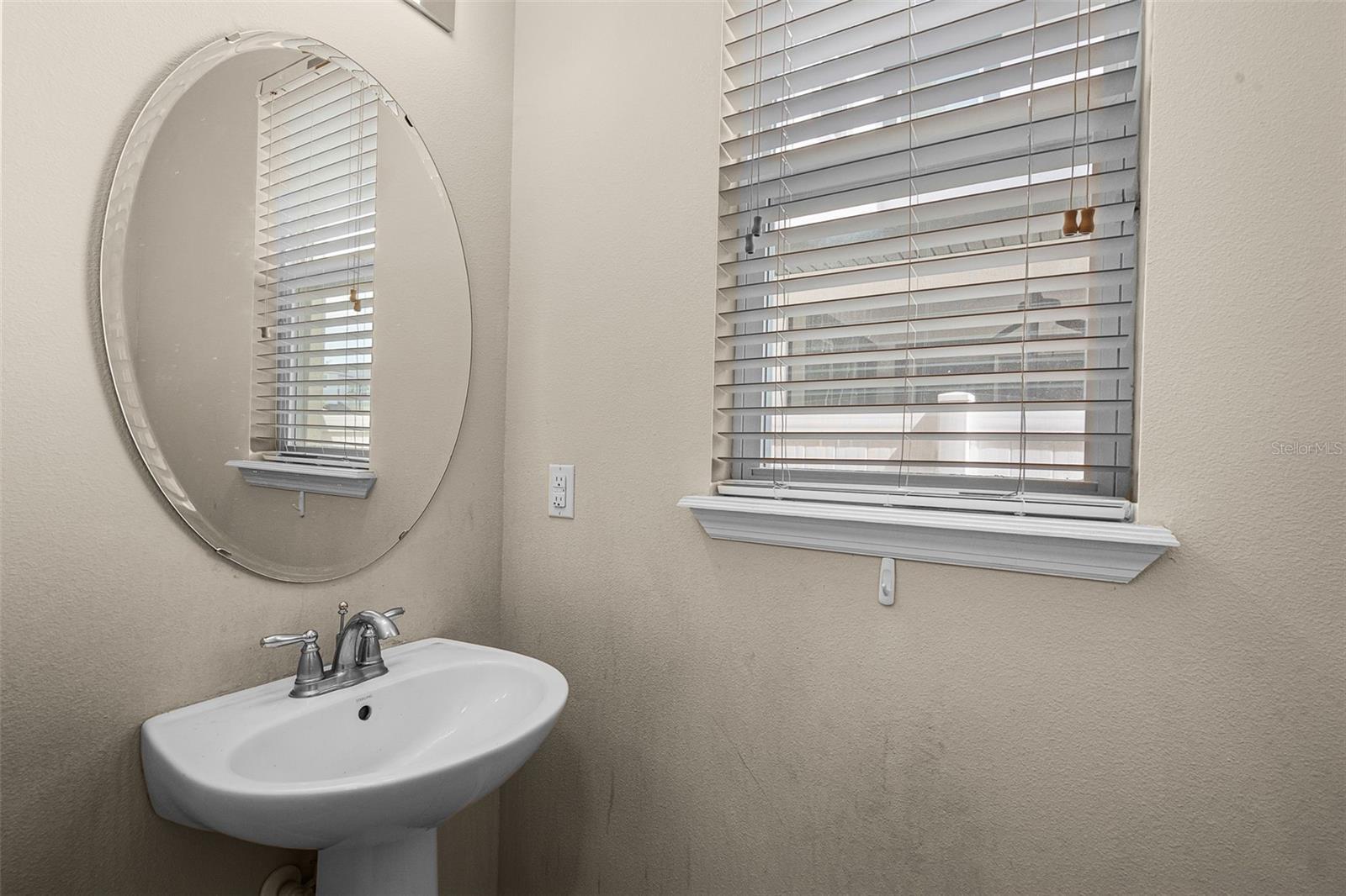 Image 10 of 31 For 8554 Tallfield Avenue