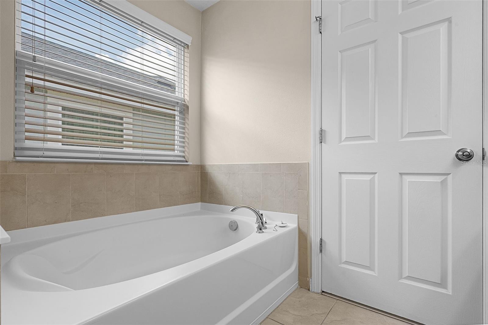 Image 17 of 31 For 8554 Tallfield Avenue