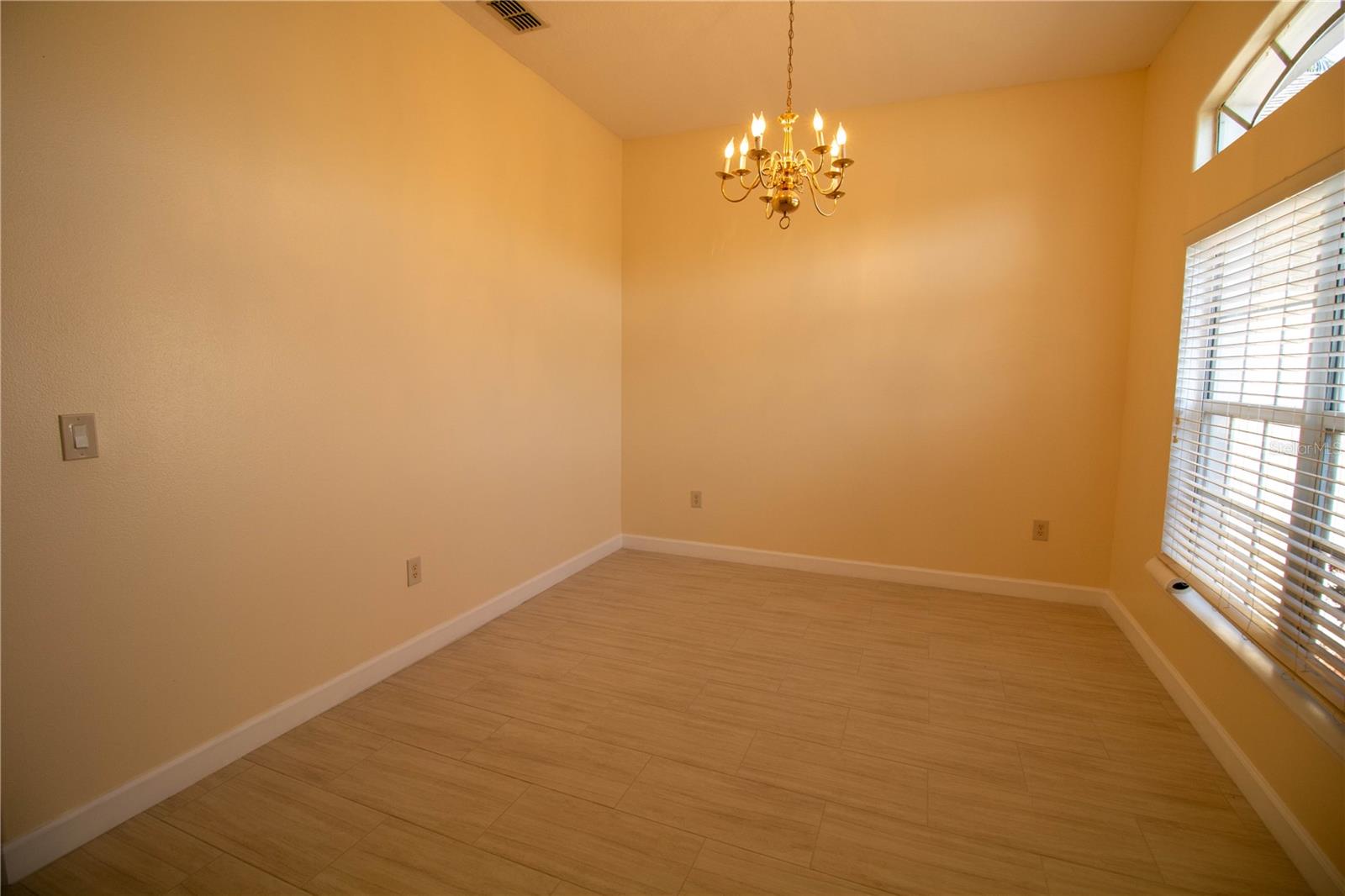 Image 4 of 18 For 14369 Babylon Way