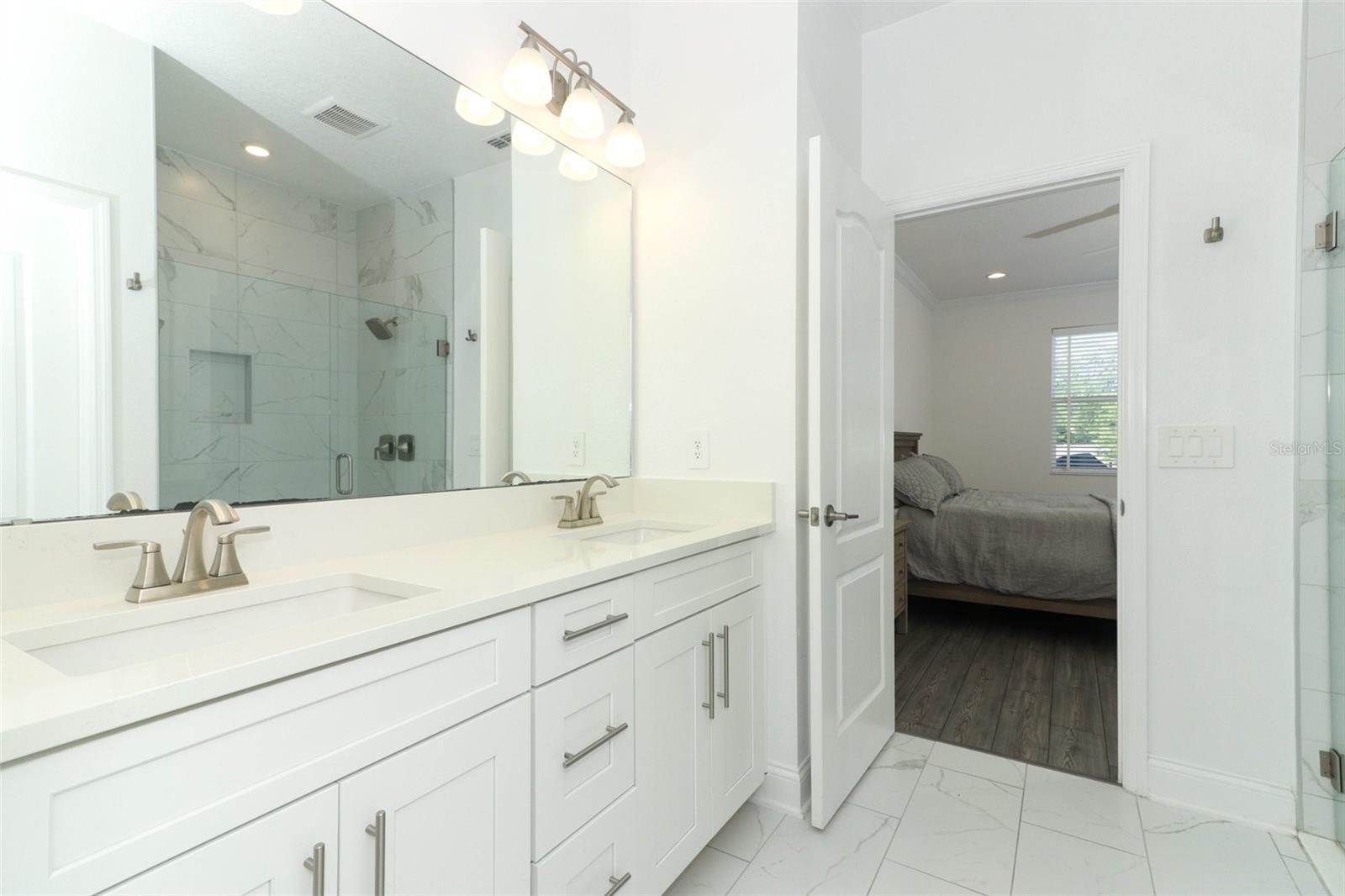 Image 20 of 63 For 4548 Dulwik Place