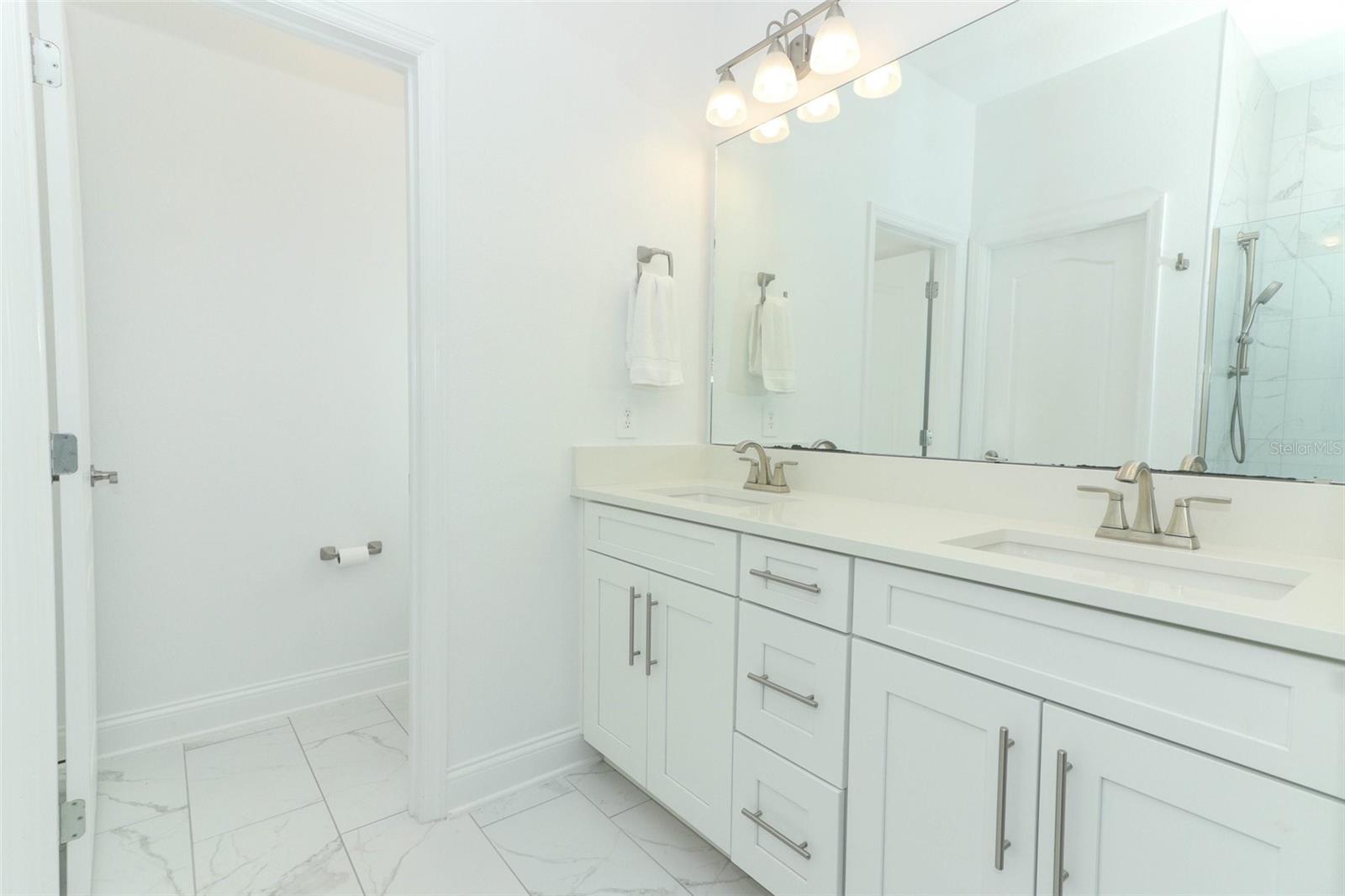 Image 21 of 63 For 4548 Dulwik Place