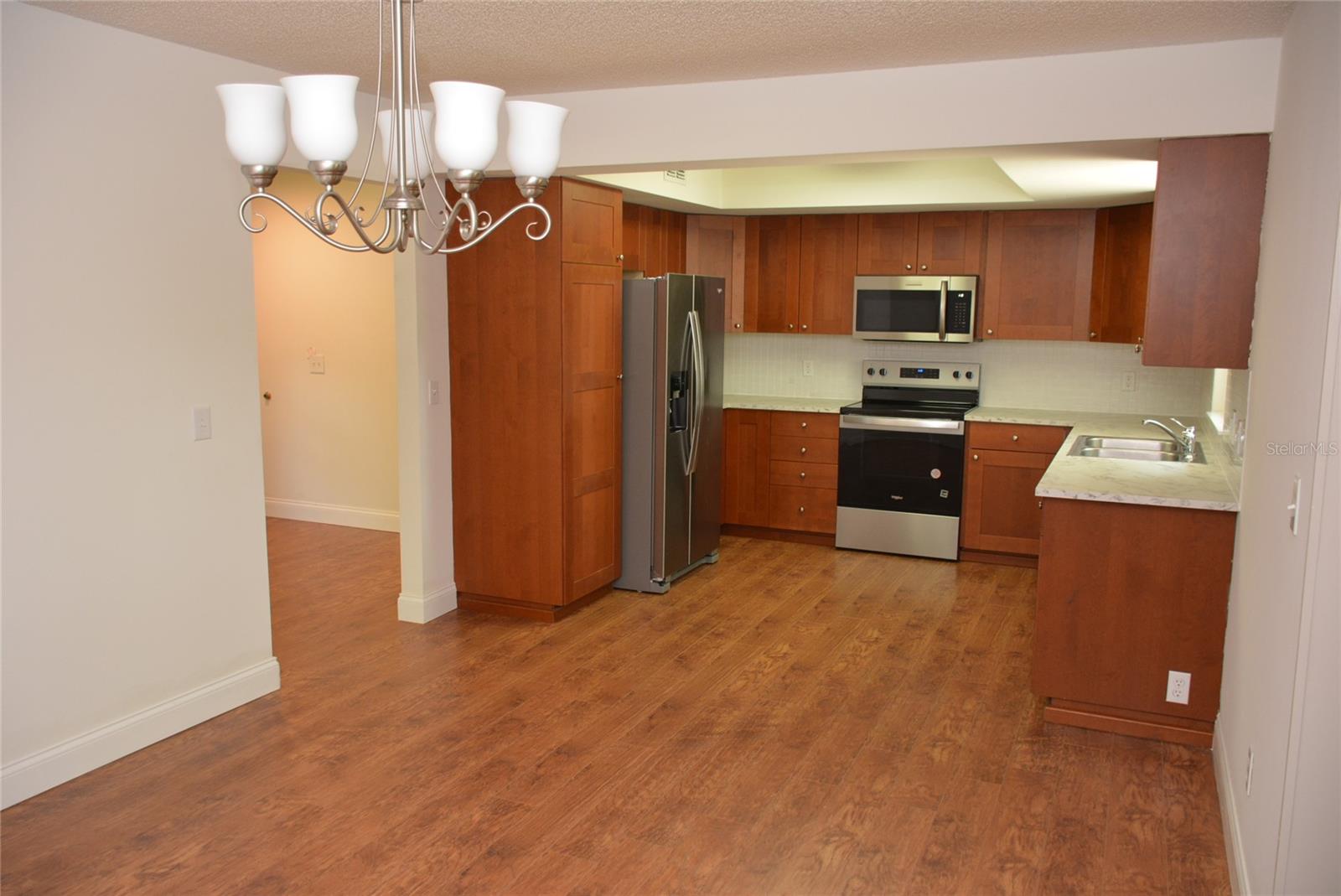 Image 13 of 46 For 622 Alton Road