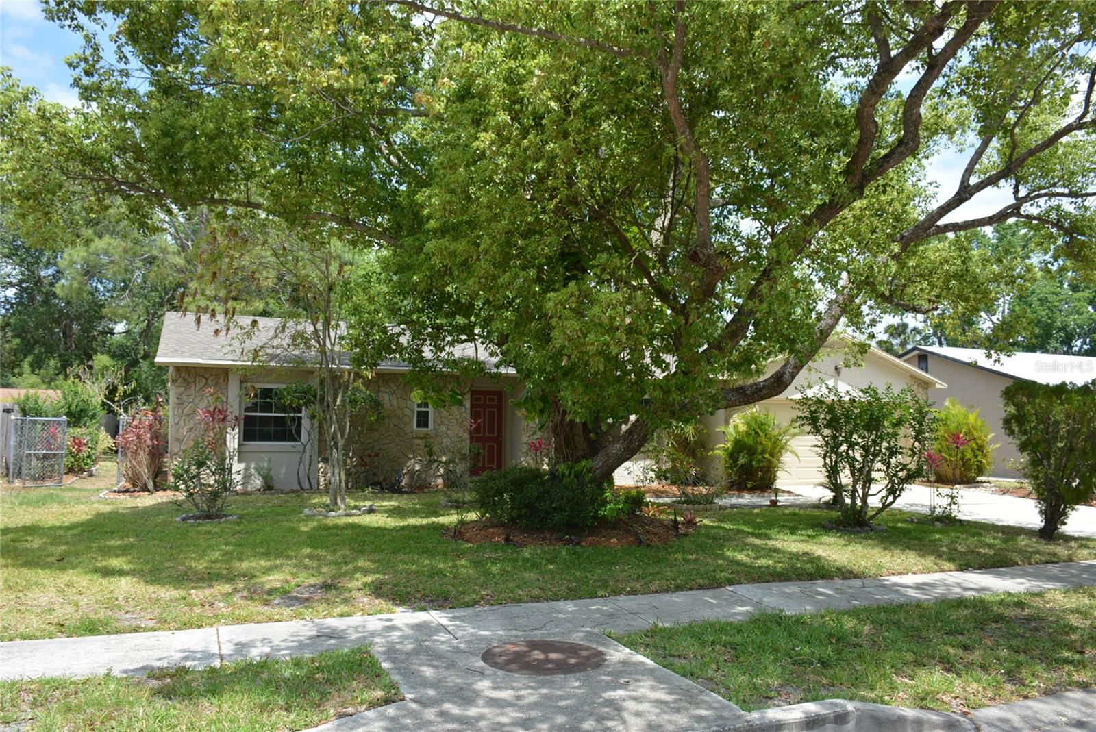 Image 2 of 46 For 622 Alton Road