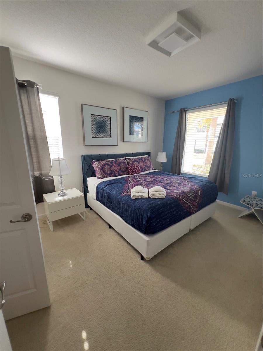 Image 7 of 49 For 3930 Oakville Avenue