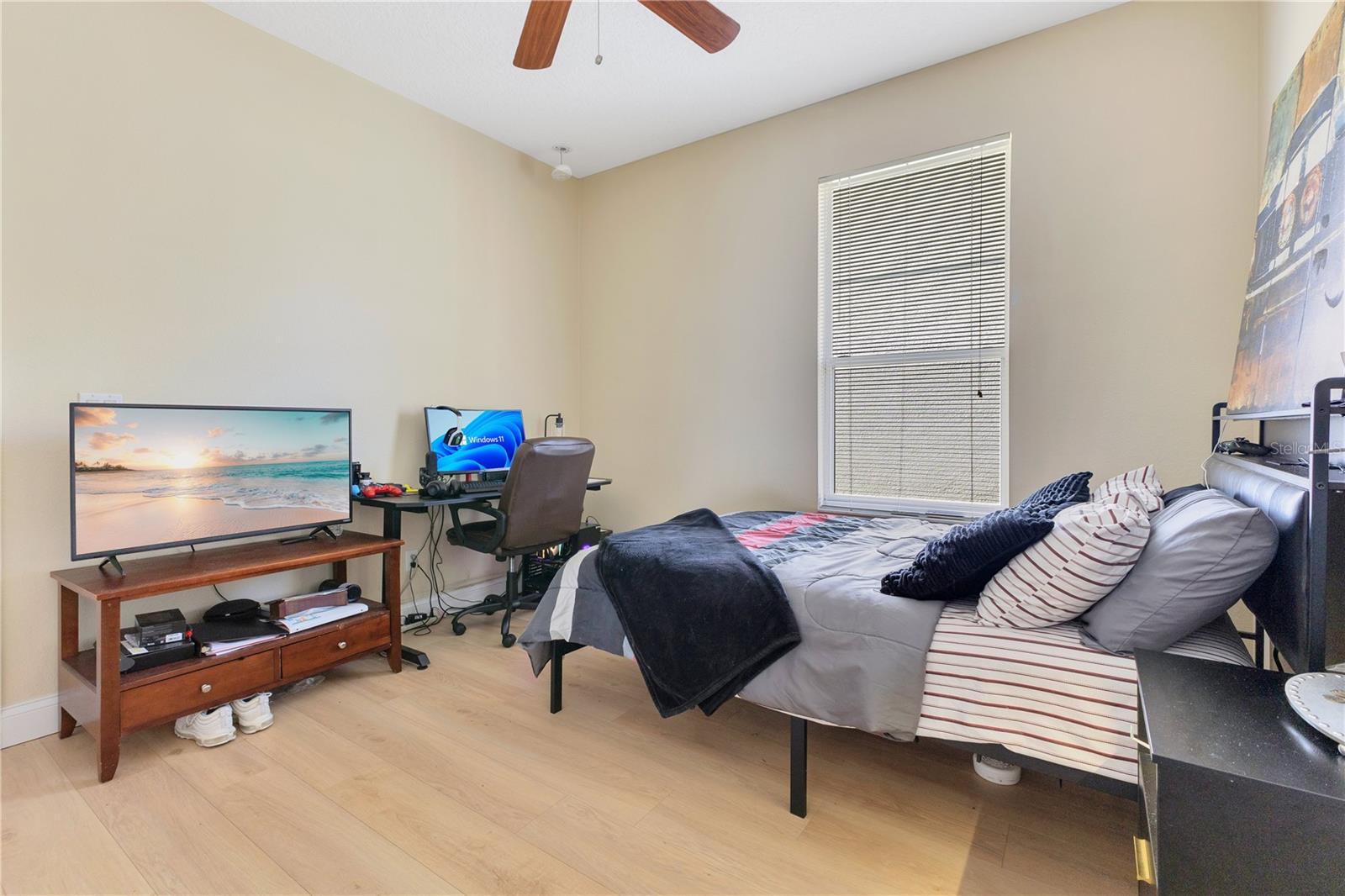 Image 23 of 38 For 16313 Birchwood Way