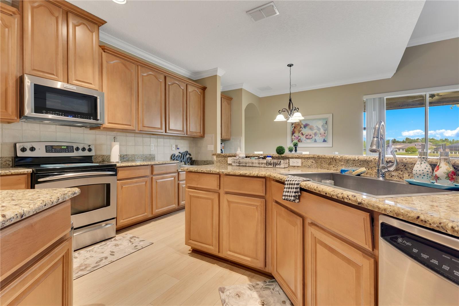 Image 7 of 38 For 16313 Birchwood Way