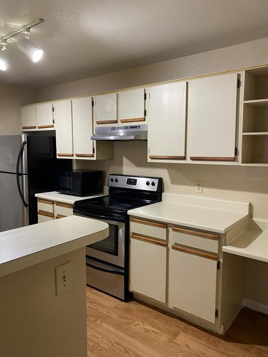 Image 3 of 15 For 4350 Perkinshire Lane 102