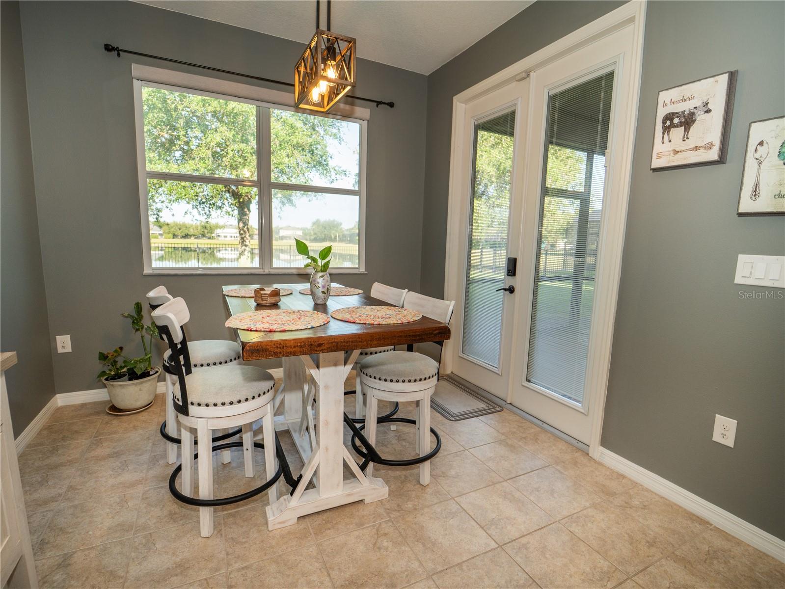 Image 13 of 25 For 11742 Chateaubriand Avenue