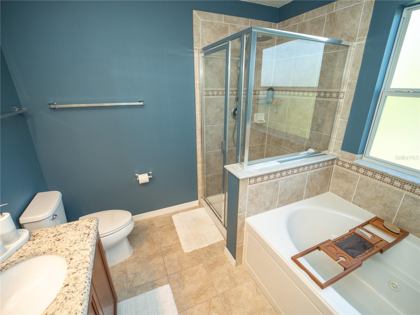 Image 16 of 25 For 11742 Chateaubriand Avenue