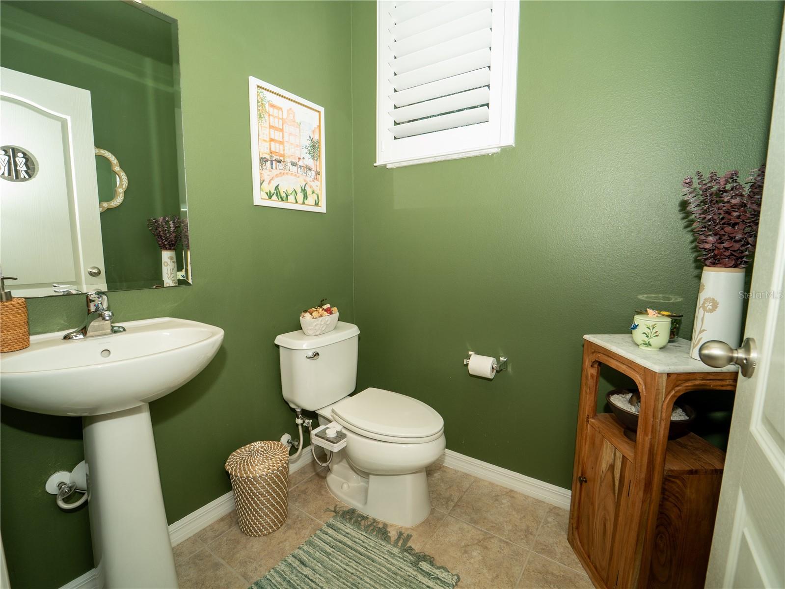 Image 19 of 25 For 11742 Chateaubriand Avenue