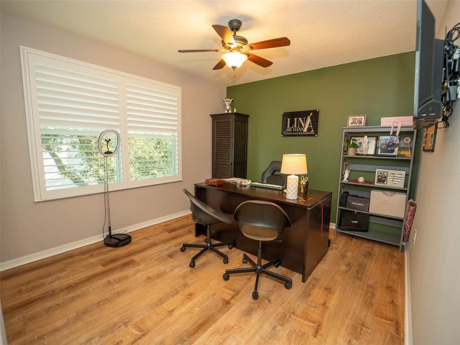 Image 23 of 25 For 11742 Chateaubriand Avenue