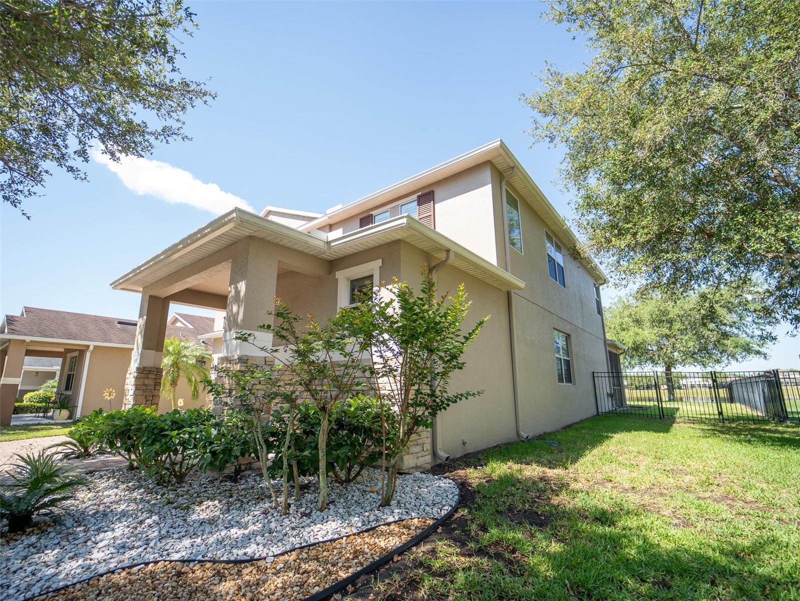Image 3 of 25 For 11742 Chateaubriand Avenue