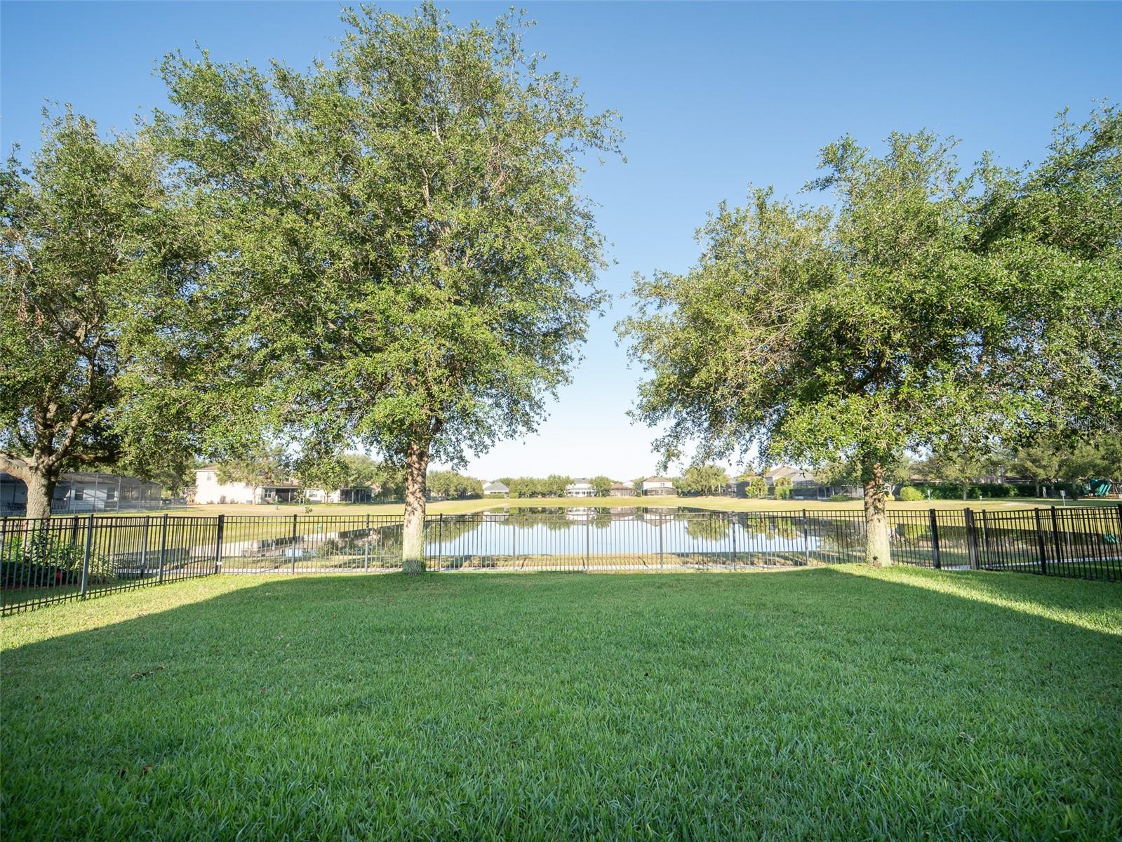Image 5 of 25 For 11742 Chateaubriand Avenue