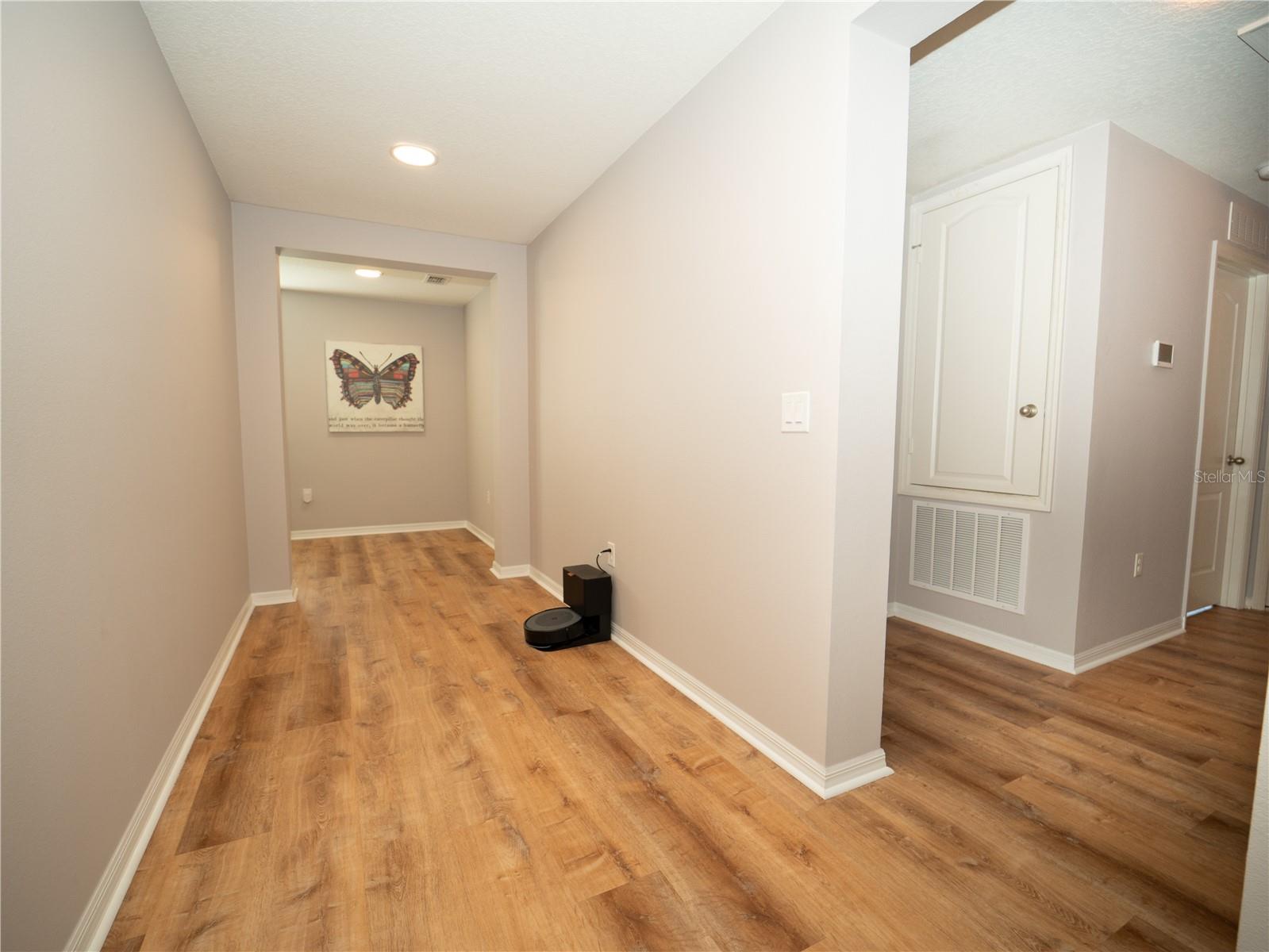 Image 8 of 25 For 11742 Chateaubriand Avenue