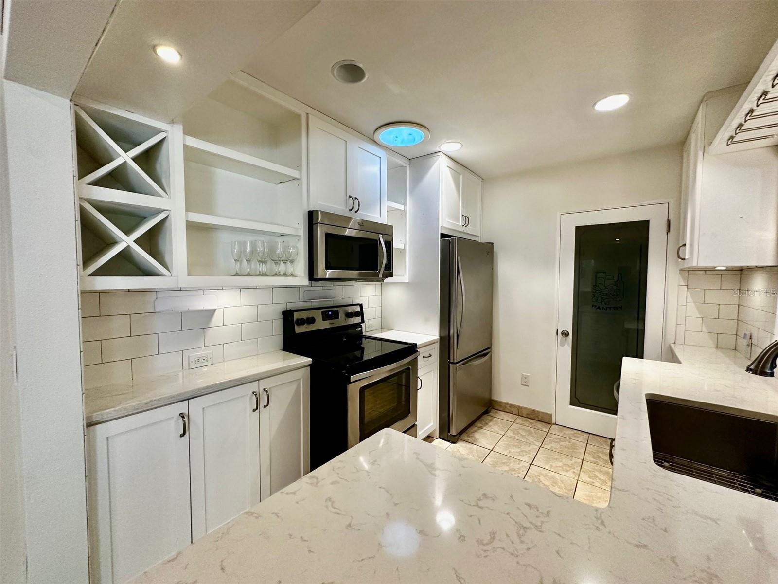 Image 11 of 35 For 1399 Aloma Avenue