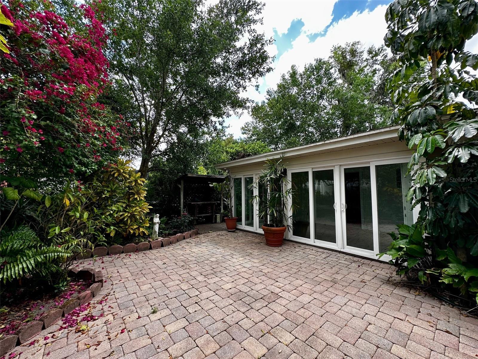 Image 32 of 35 For 1399 Aloma Avenue