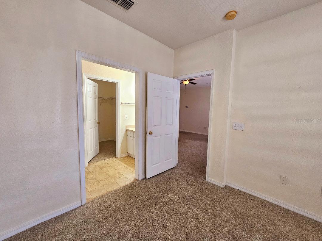 Image 14 of 27 For 3577 Conroy Road 331