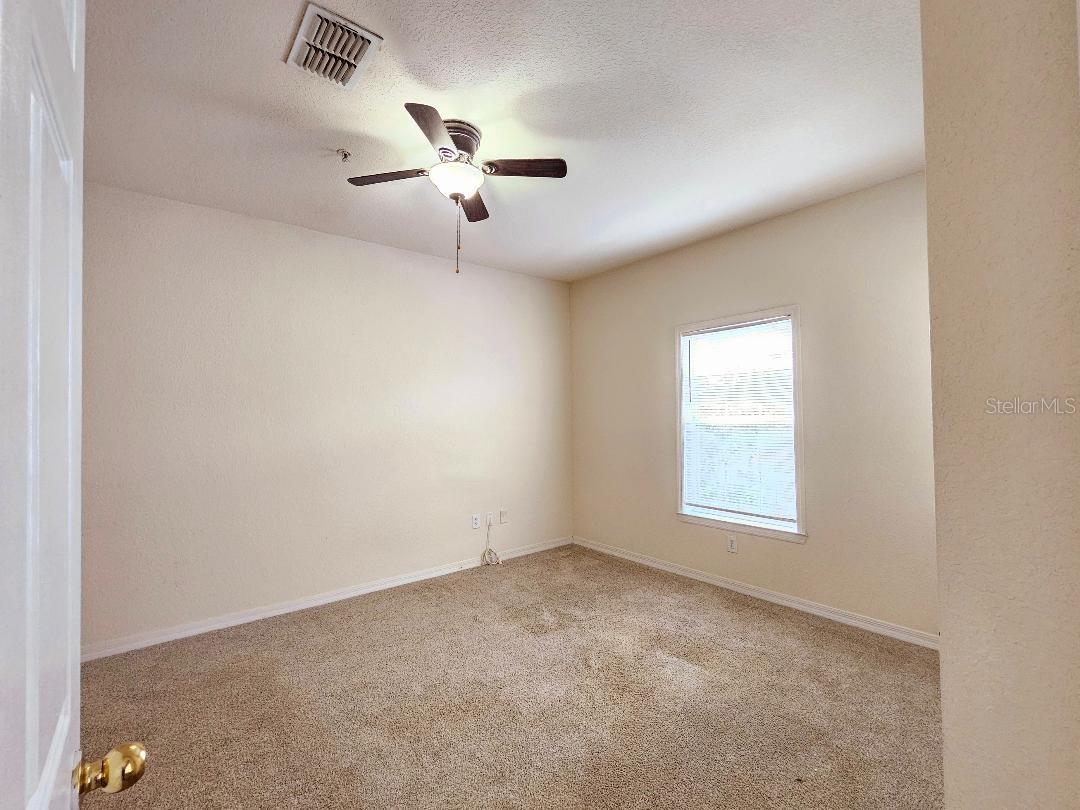Image 16 of 27 For 3577 Conroy Road 331