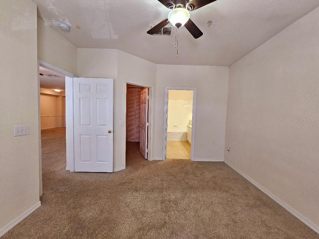 Image 17 of 27 For 3577 Conroy Road 331