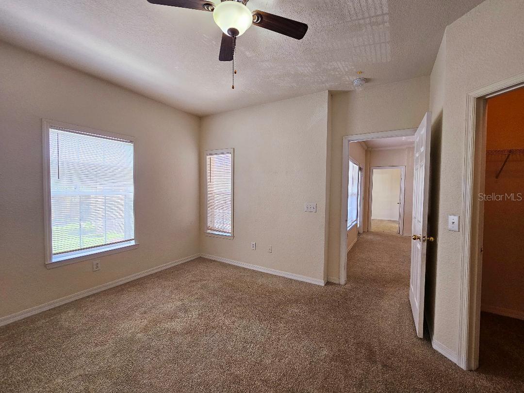 Image 18 of 27 For 3577 Conroy Road 331