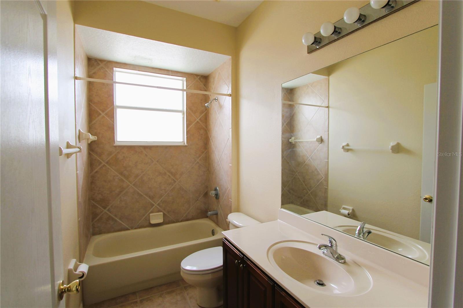 Image 39 of 46 For 824 Blairmont Lane