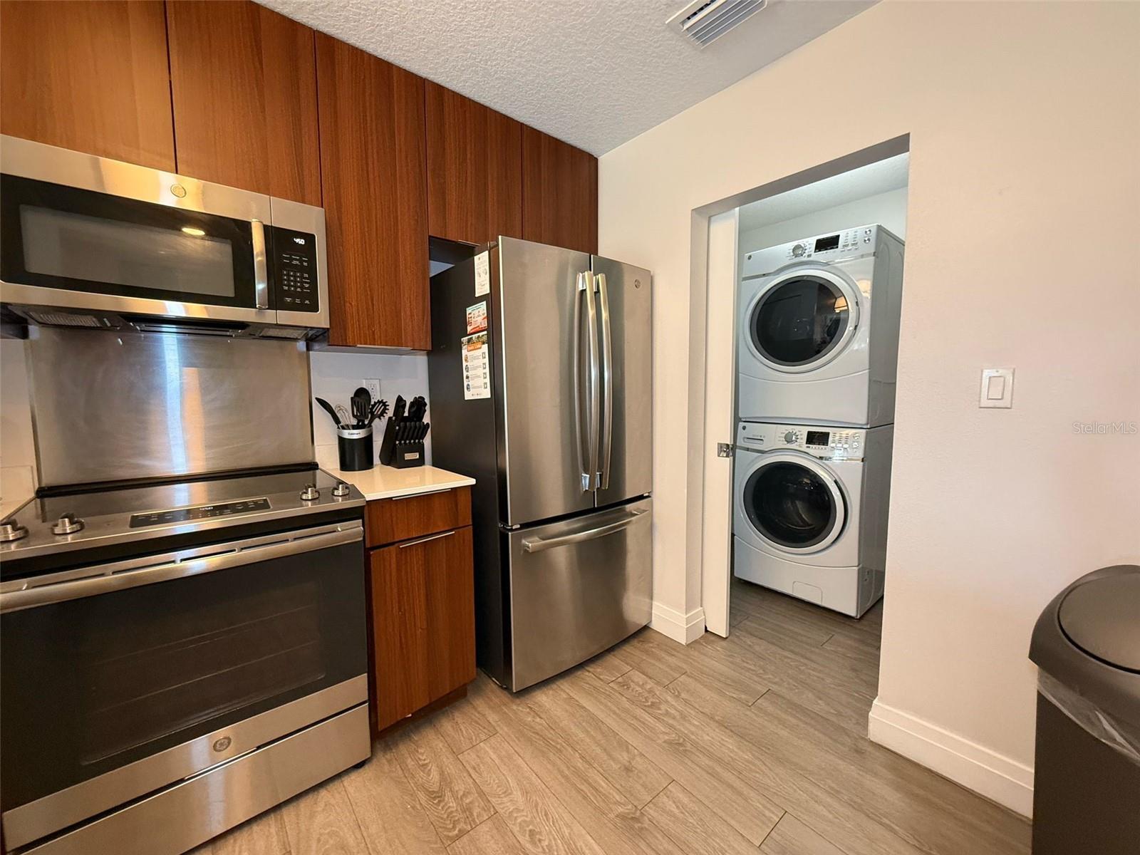 Image 4 of 39 For 14501 Grove Resort Avenue 2231