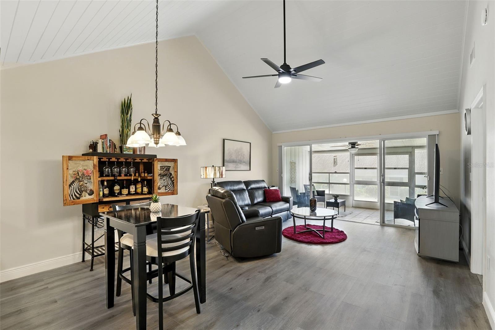 Image 4 of 14 For 1136 Villa Lane 96