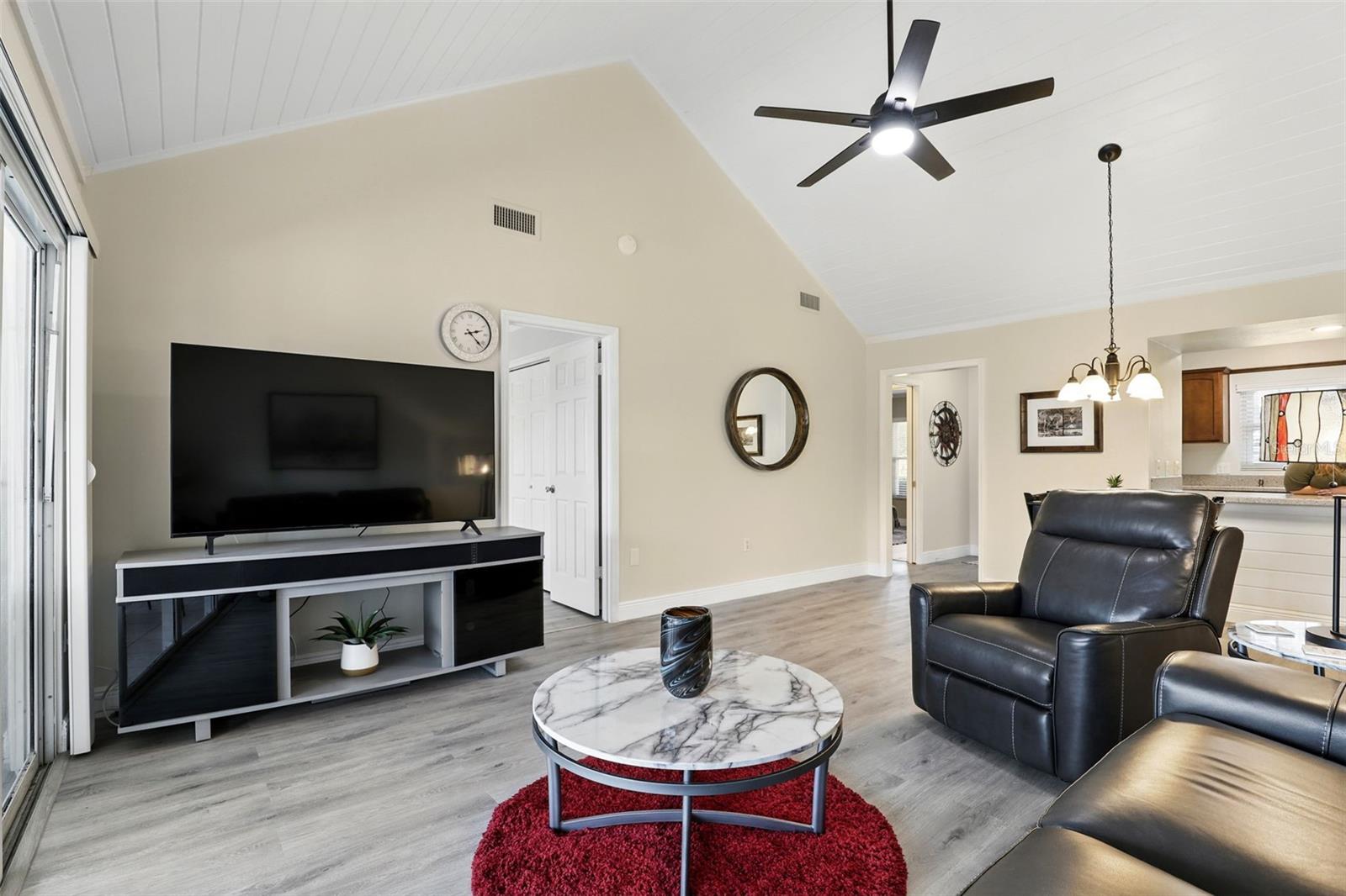 Image 5 of 14 For 1136 Villa Lane 96