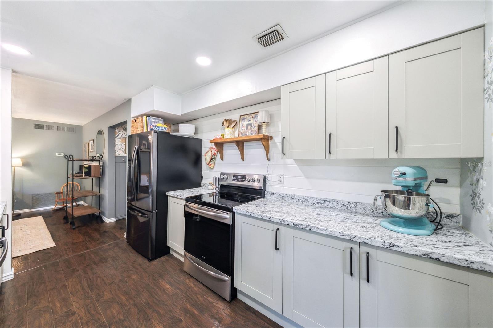 Image 11 of 27 For 8619 Veridian Drive