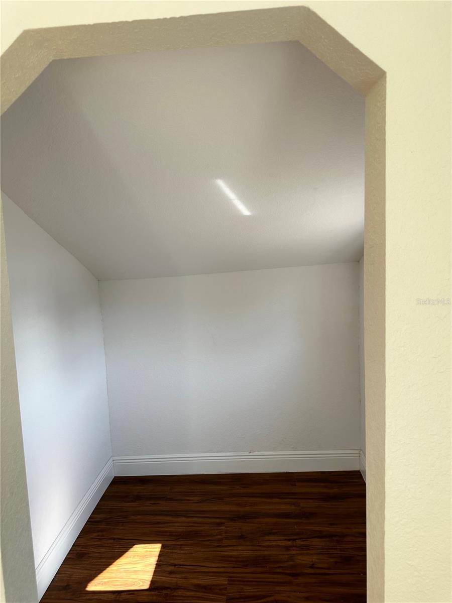 Image 20 of 23 For 1310 Polk City Road