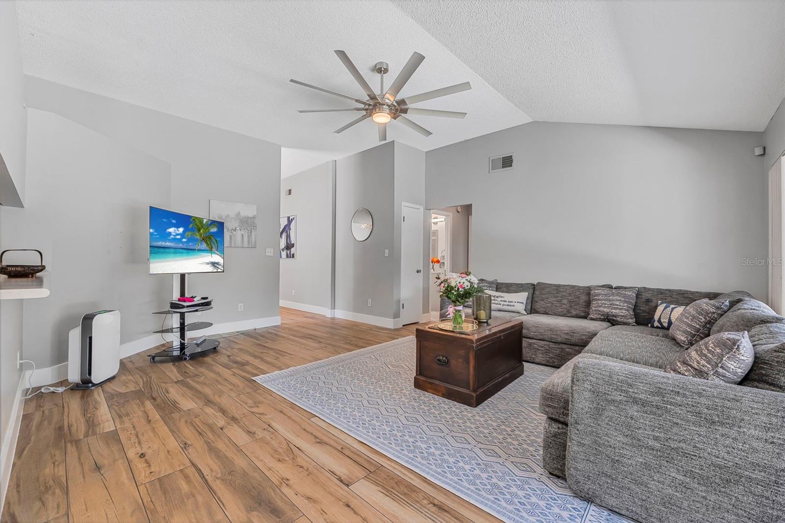 Image 10 of 36 For 3889 Biscayne Drive
