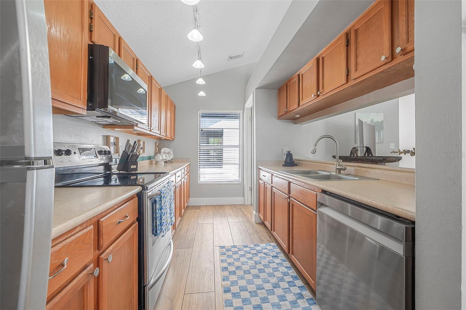 Image 13 of 36 For 3889 Biscayne Drive