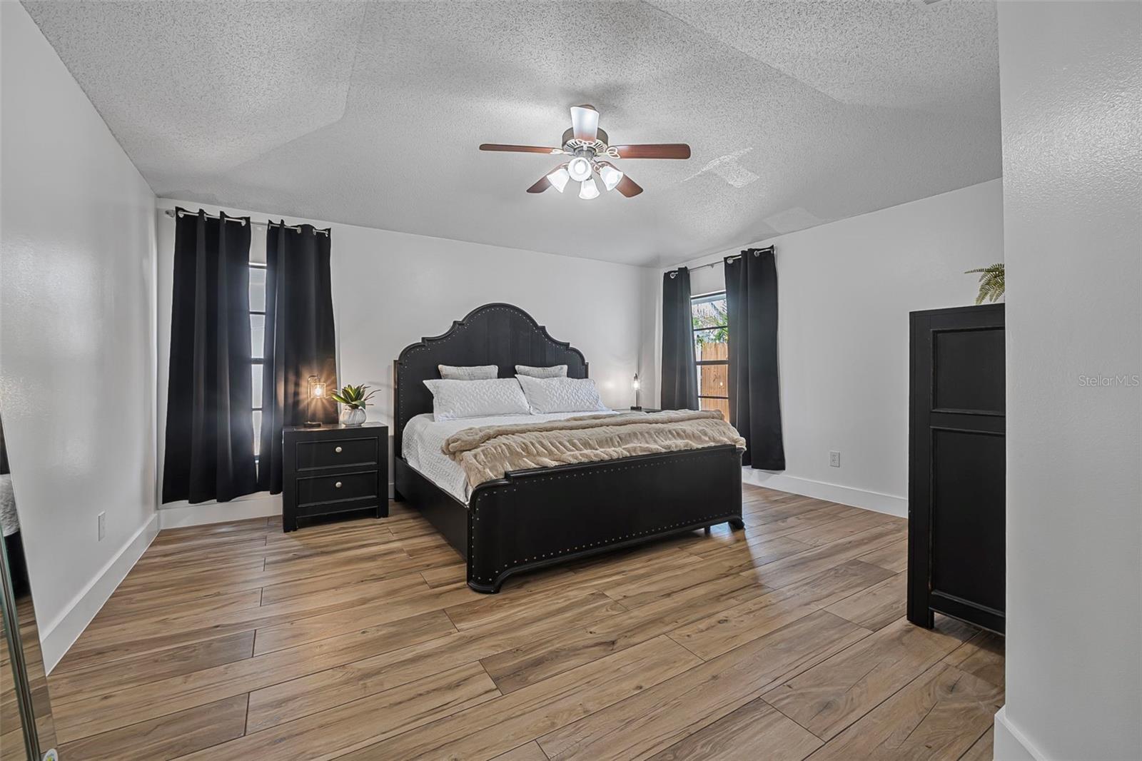 Image 17 of 36 For 3889 Biscayne Drive
