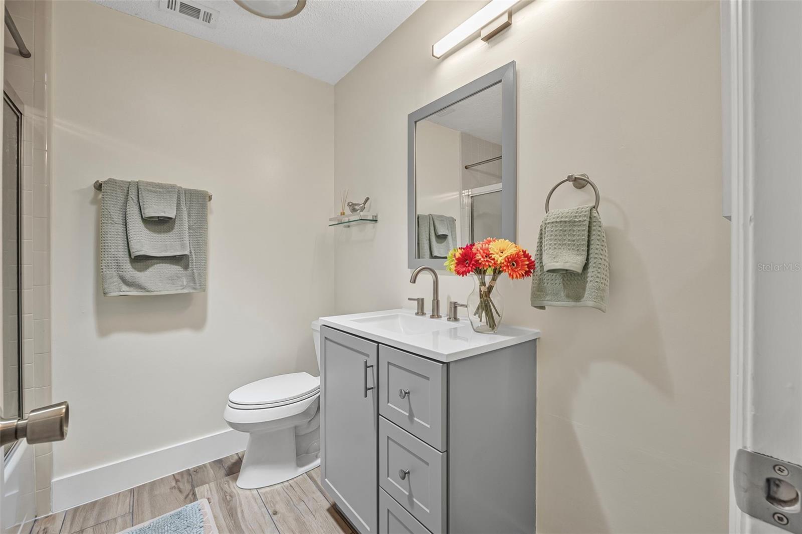 Image 23 of 36 For 3889 Biscayne Drive