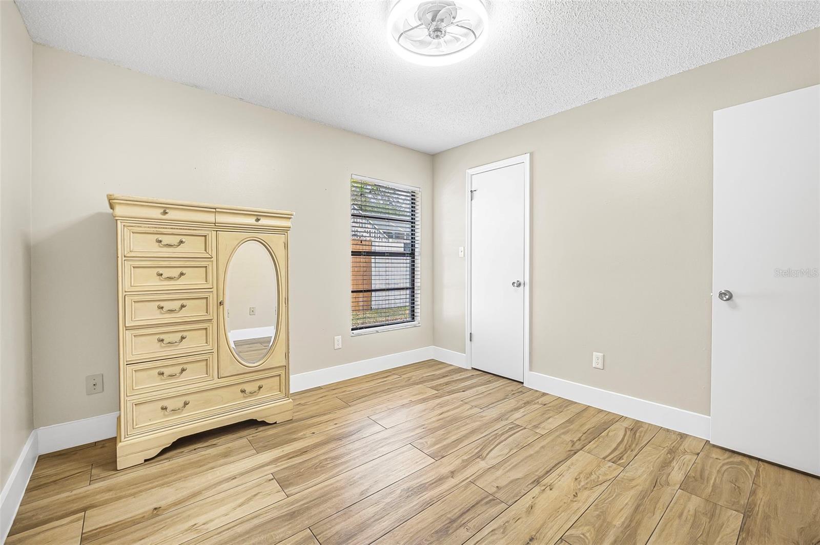 Image 25 of 36 For 3889 Biscayne Drive
