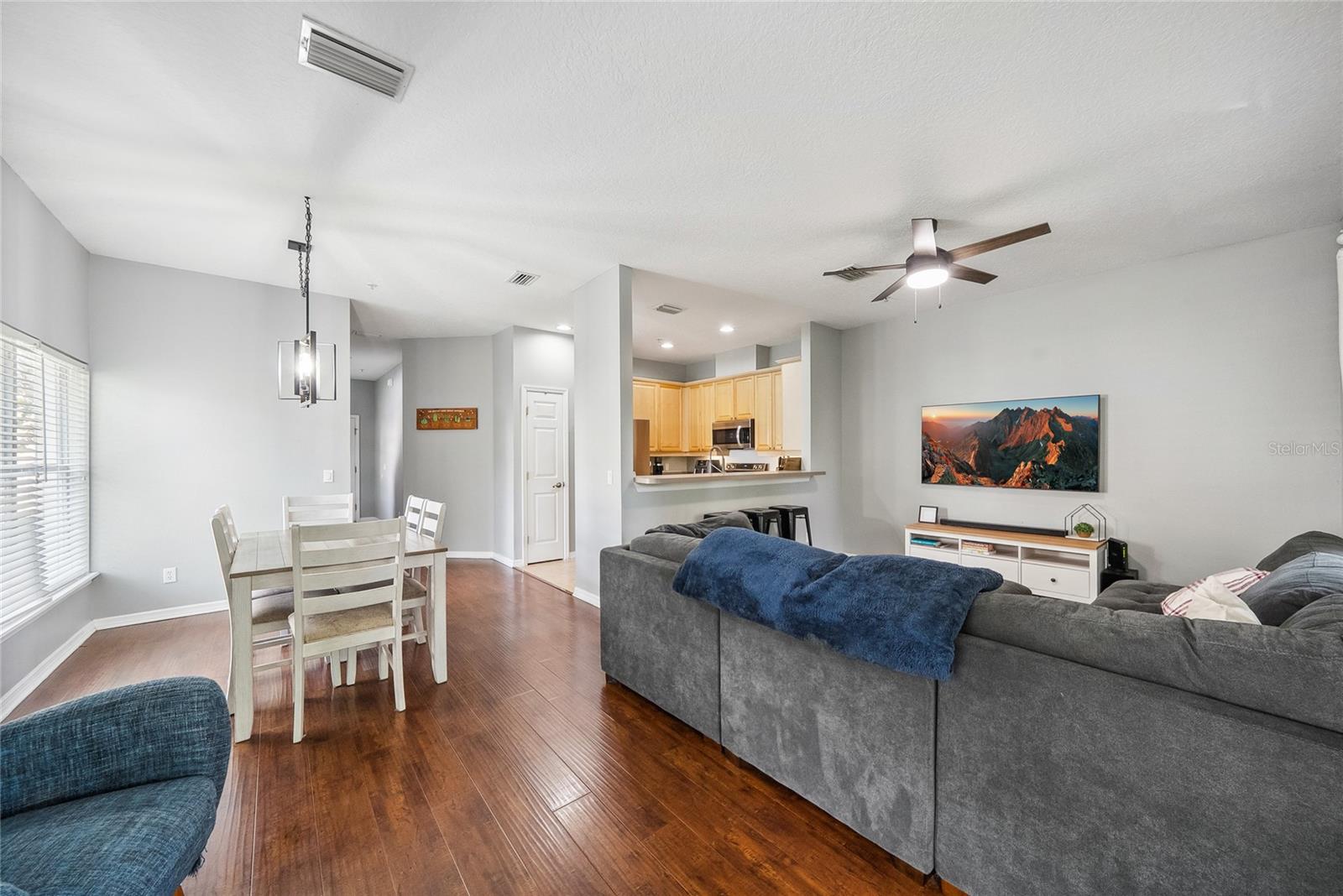 Image 12 of 27 For 561 Pinebranch Circle