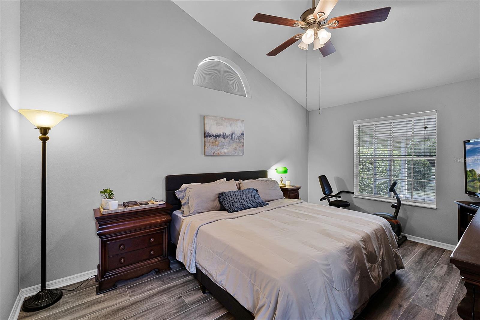 Image 9 of 17 For 1527 Braewick Street