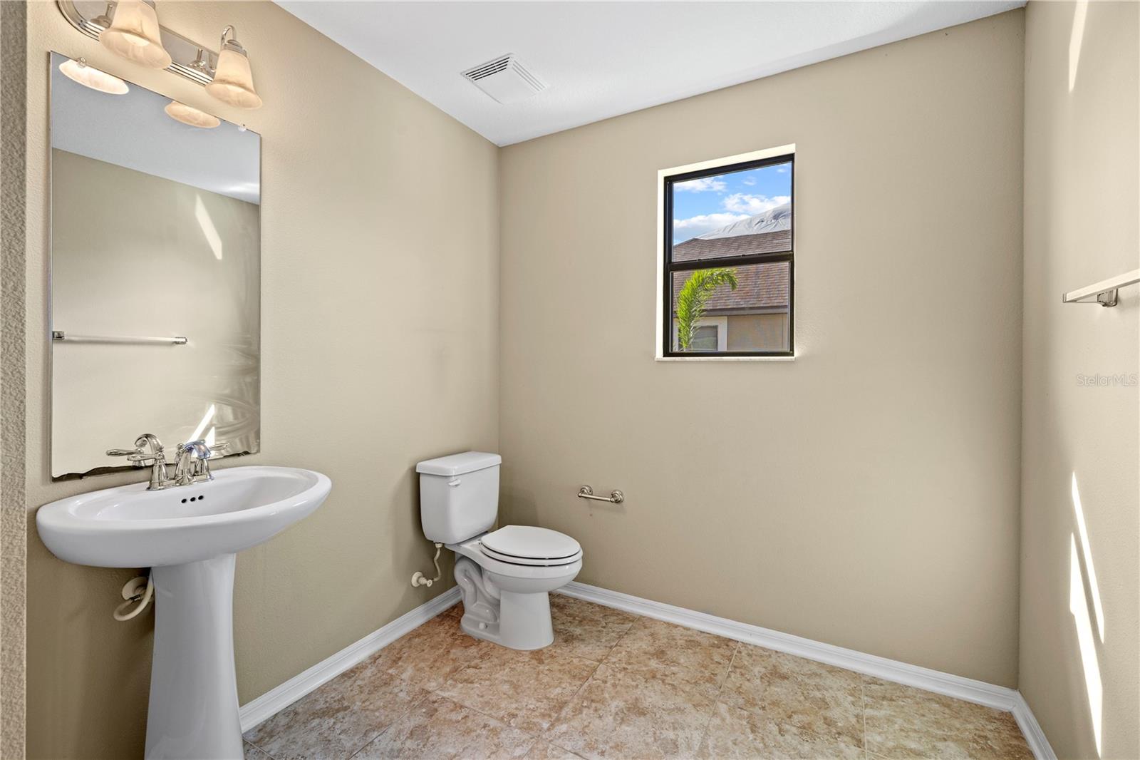 Image 27 of 65 For 11818 Gilmerton Drive