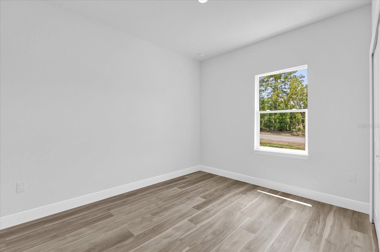 Listing photo id 9 for 6581 Bedstrow Boulevard