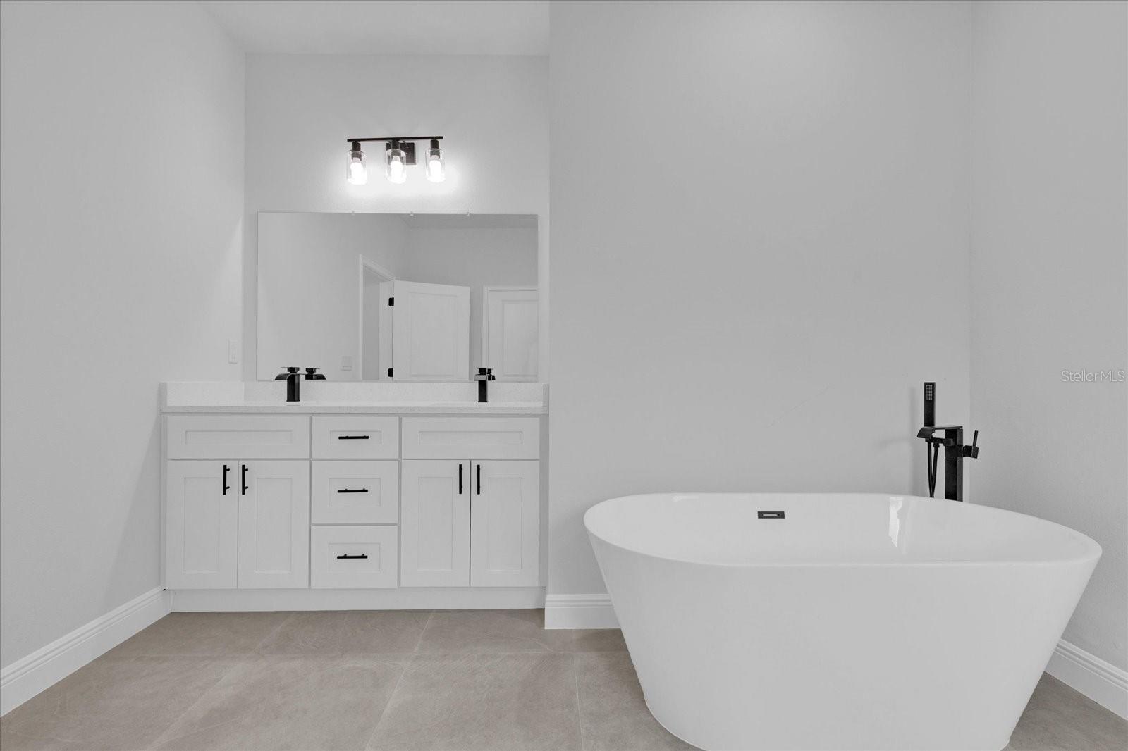 Listing photo id 25 for 6581 Bedstrow Boulevard