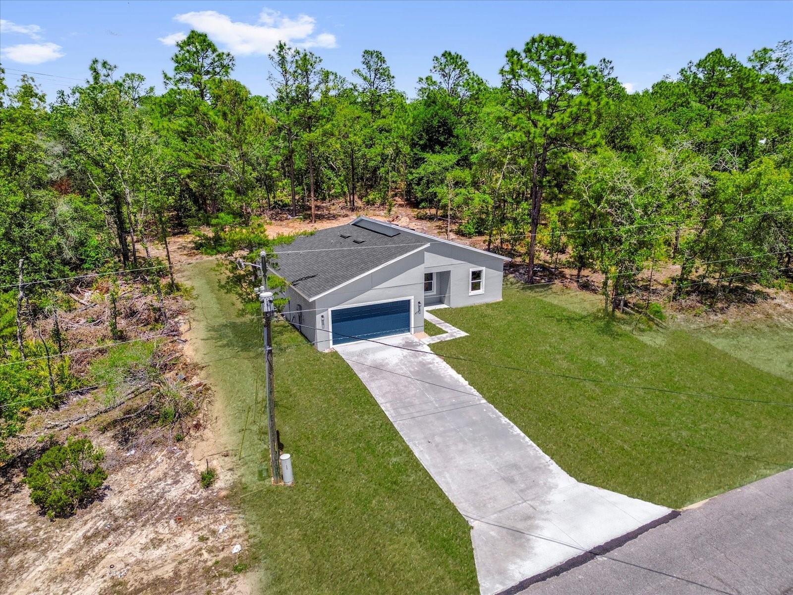 Listing photo id 30 for 6581 Bedstrow Boulevard