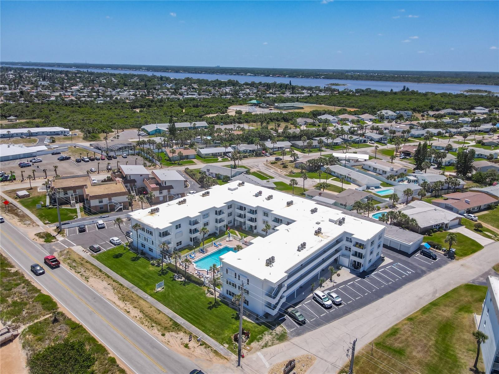 Image 33 of 47 For 1926 Ocean Shore Boulevard 3120