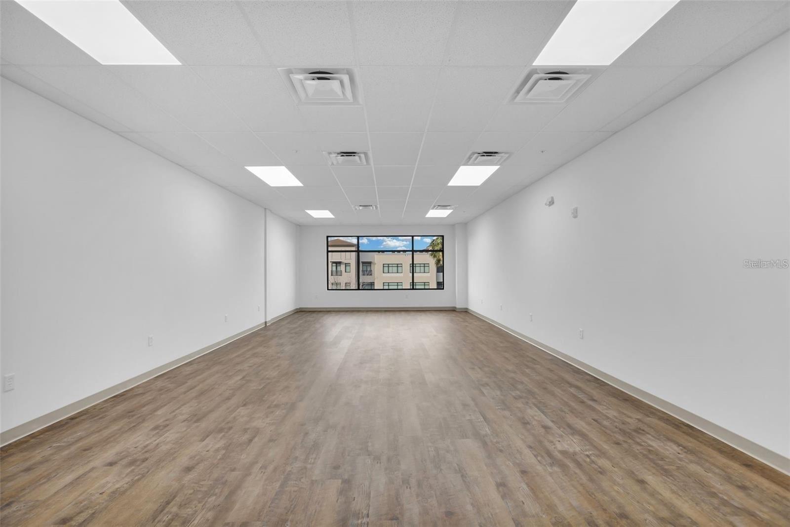 Image 6 of 9 For 13564 Village Park Drive O-325