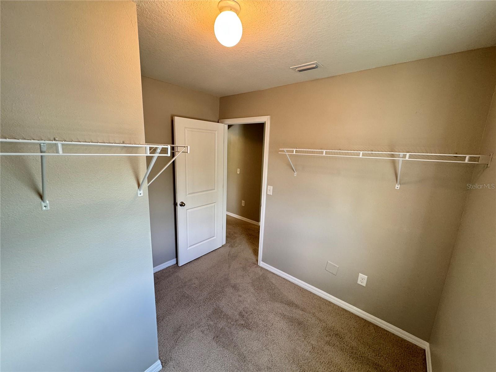 Image 23 of 41 For 1018 Ashentree Drive