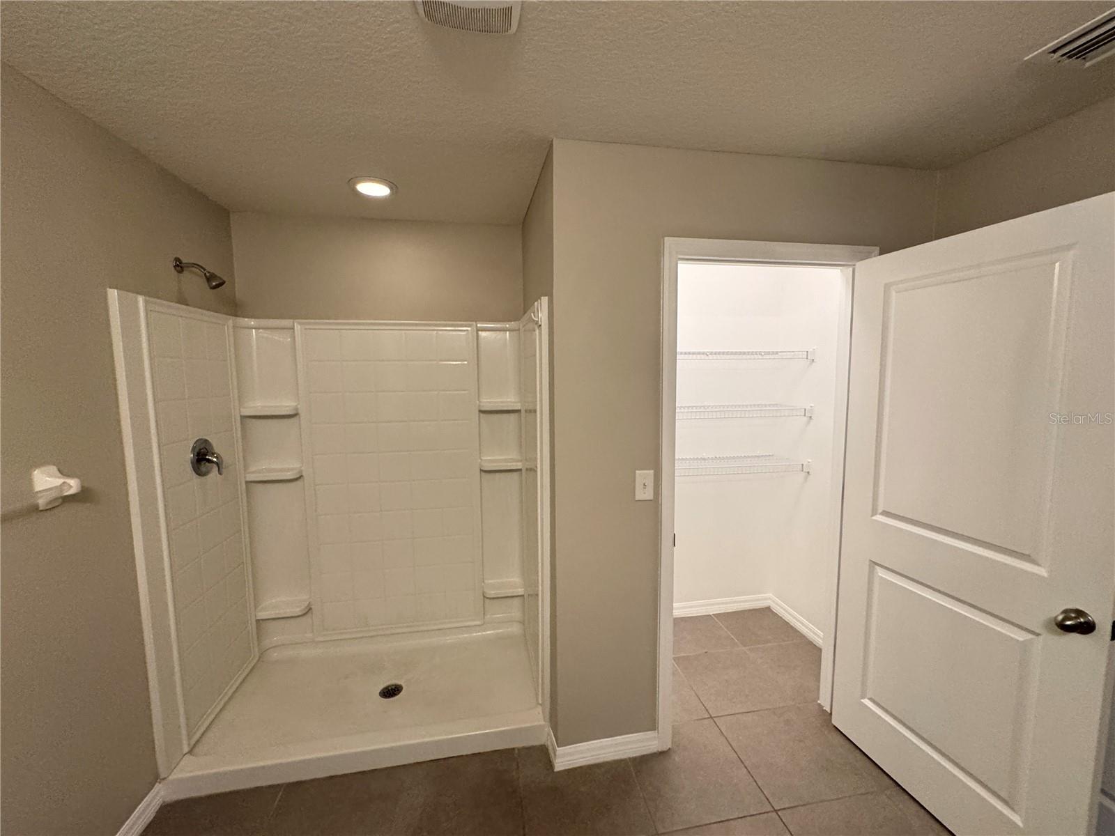Image 27 of 41 For 1018 Ashentree Drive