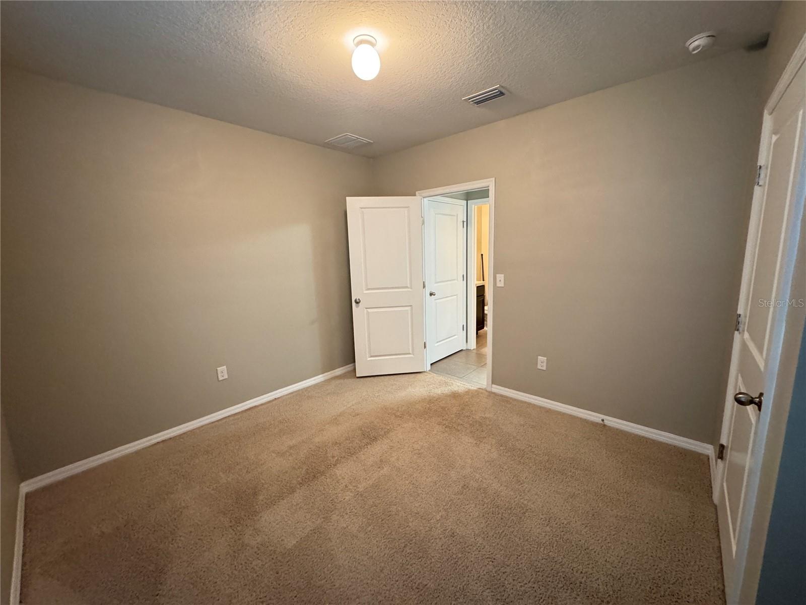 Image 33 of 41 For 1018 Ashentree Drive